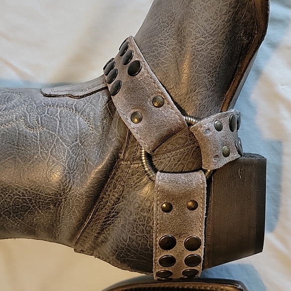 Women's FREEBIRD size 12 boots - Picture 9 of 11